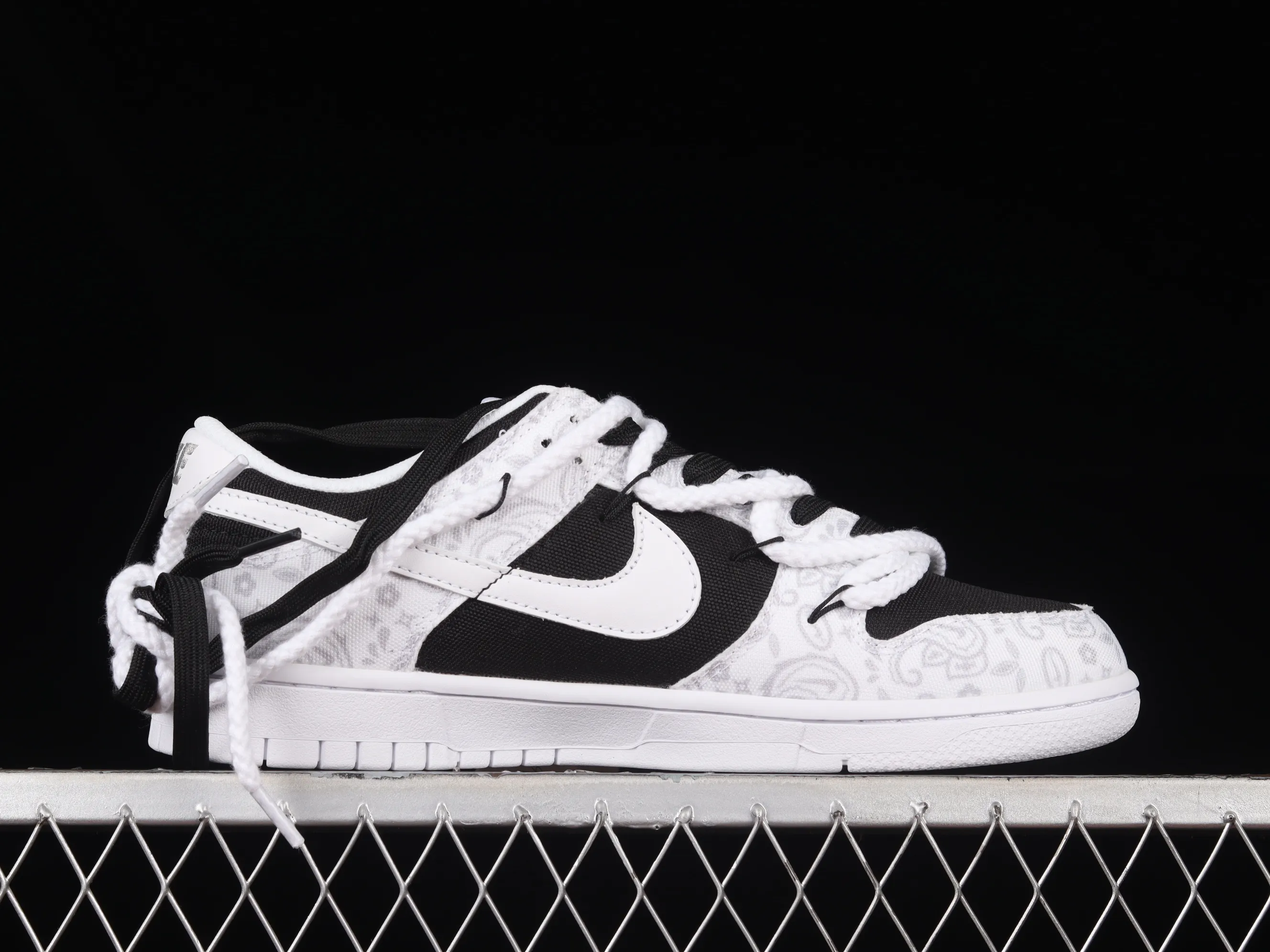 All categories Nk SB Dunk series Nk SB Dunk Low low-top sneakers Nk Dunk Low ESS reverse cashew flower micro industry customized version of deconstructed strap casual sneakers DJ9955-100